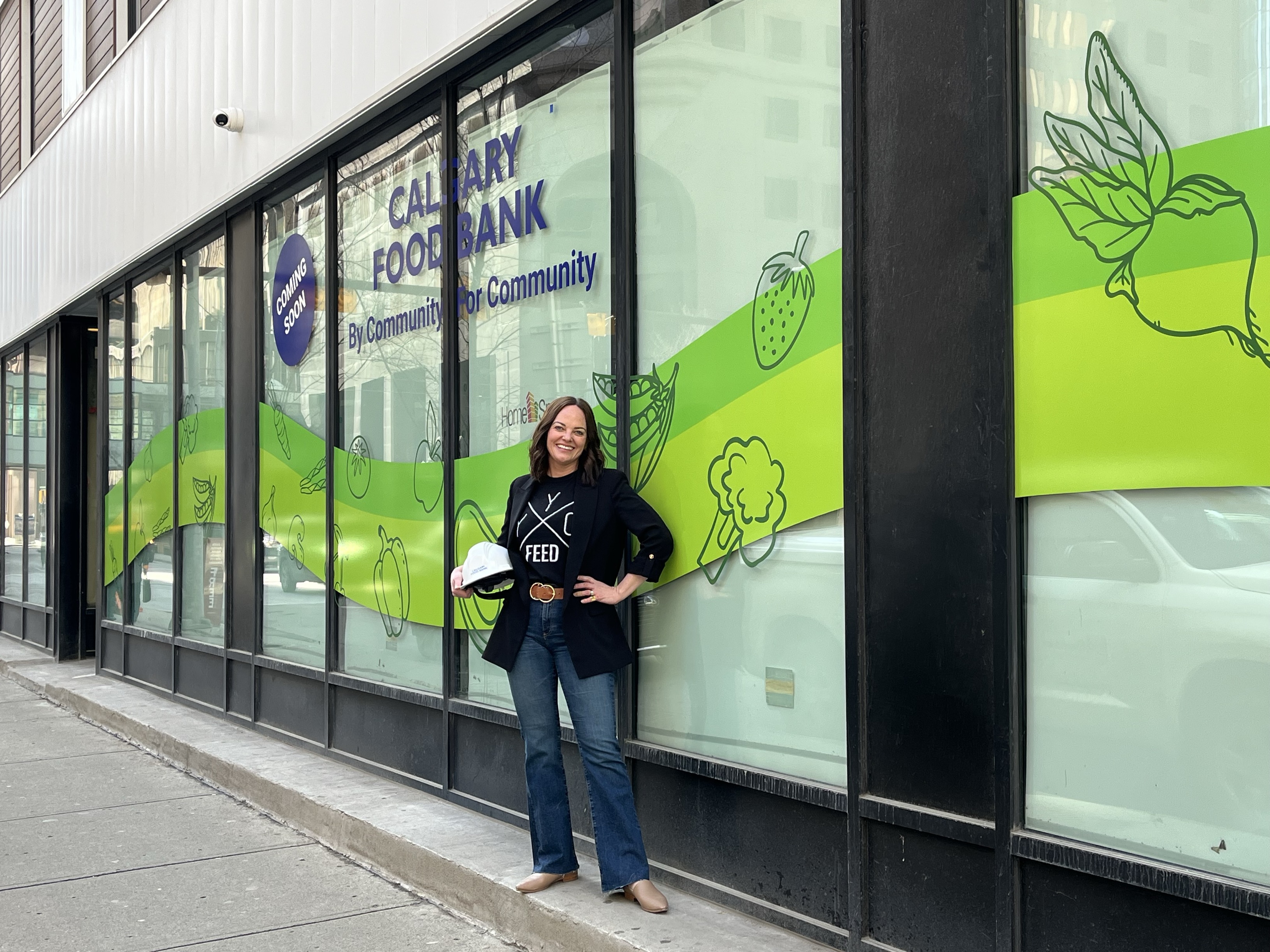 Grains shelving filled with food at Neoma